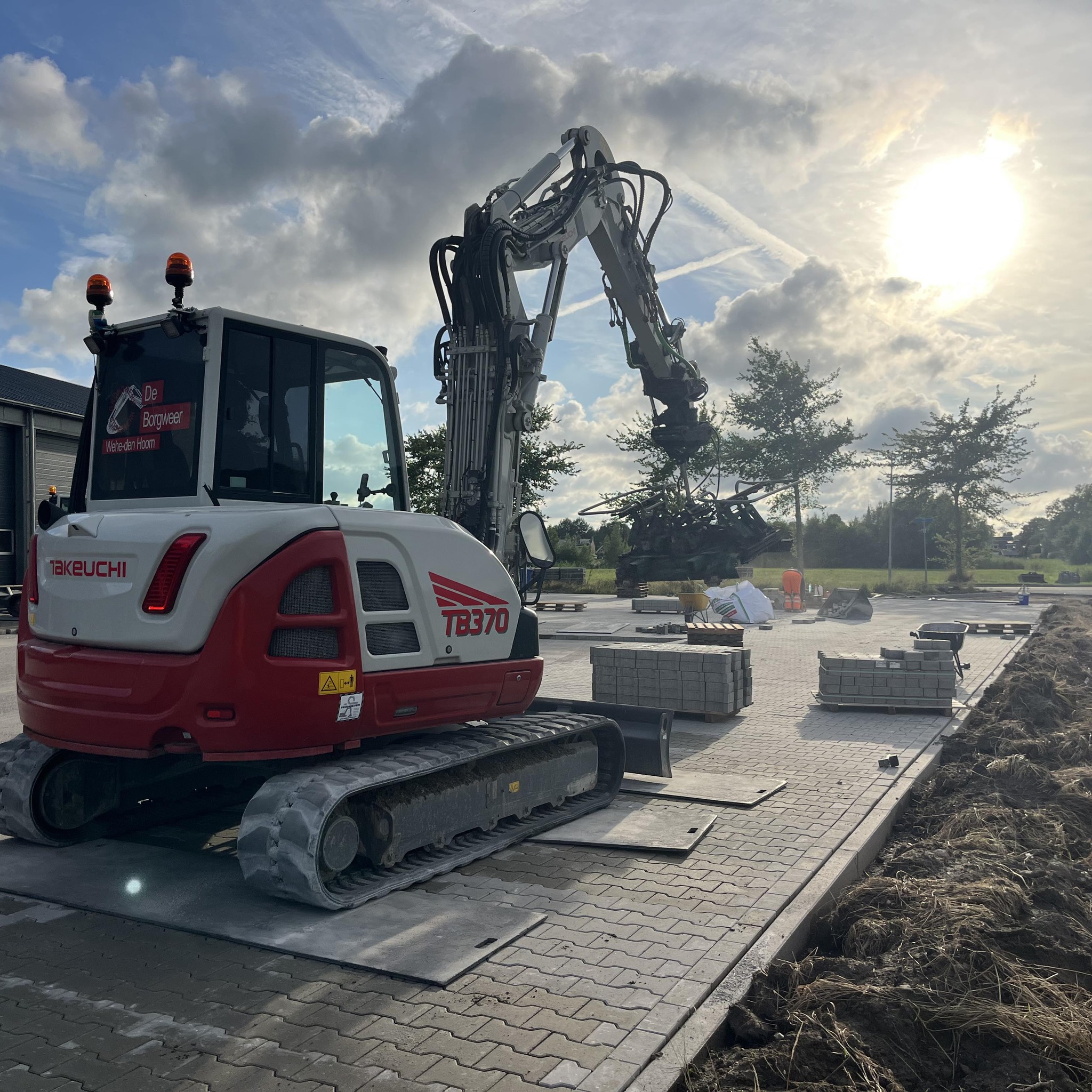 Grondwerk- en bestratingsbedrijf De Borgweer Wehe-den Hoorn / Ulrum, Pieter en Béate de Jong